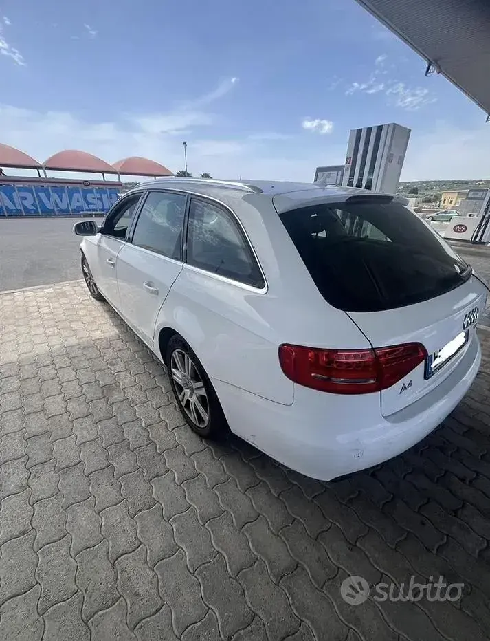 Usata Audi A4 143 CV (105 kW) 2011 Bianco Station wagon