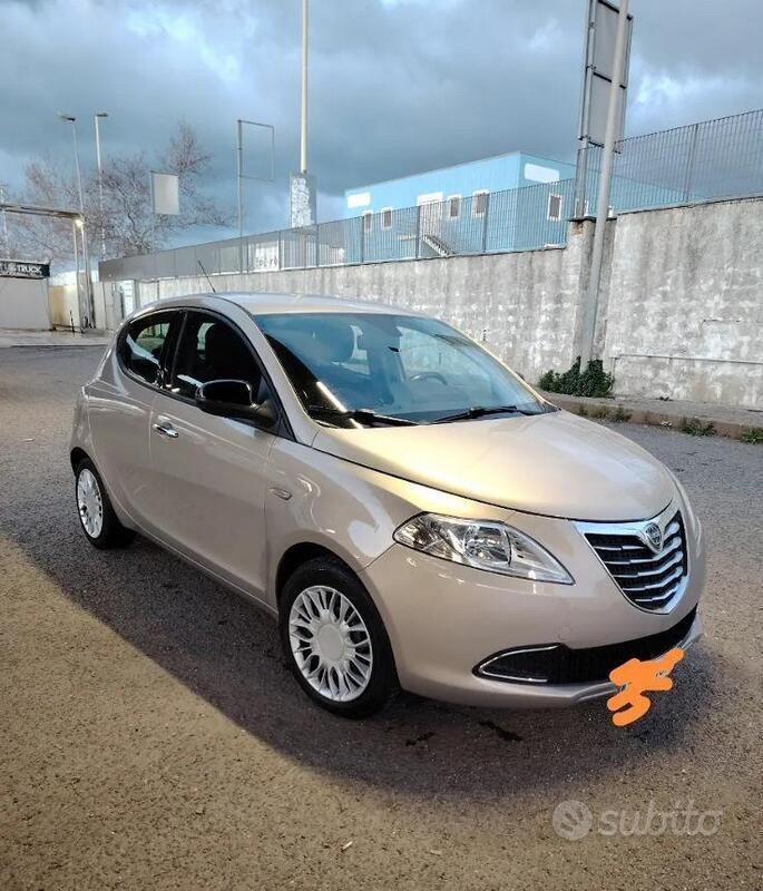 Usata 2011 Lancia Ypsilon Due volumi | 6500 € (Molto cara) - Immagine 1/4