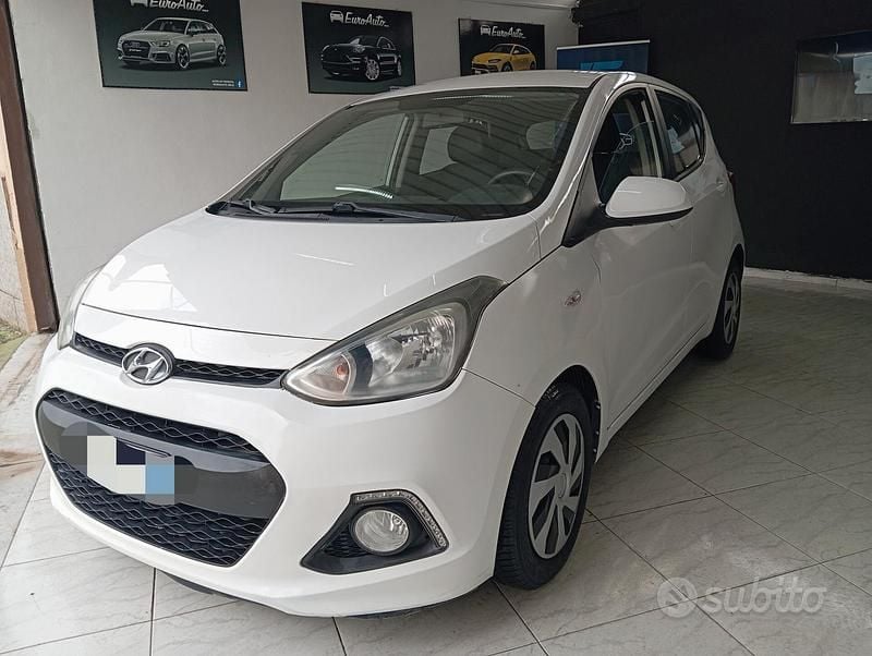 Usata Hyundai i10 68 CV (50 kW) 2014 Bianco Utilitaria