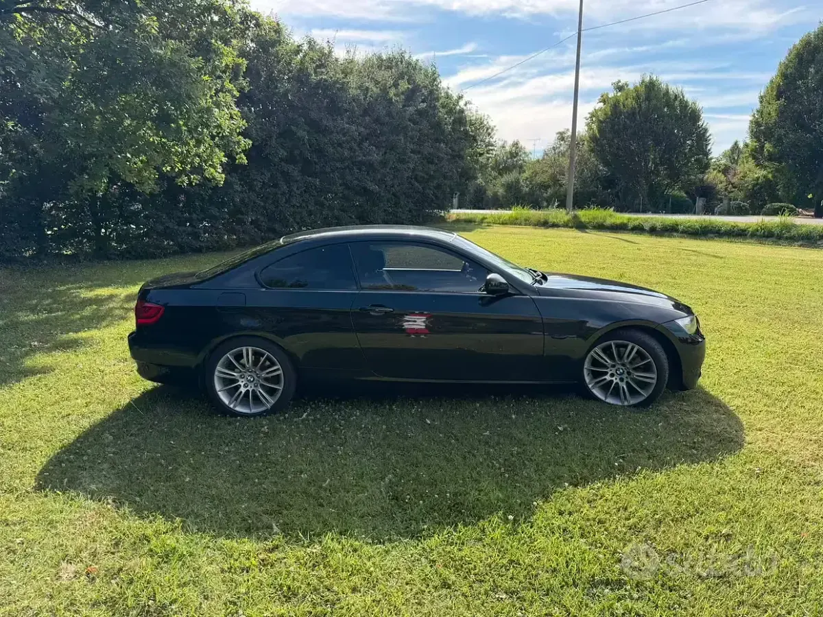 Usata BMW 320 M Sport 184 CV (135 kW) 2010 Nero Coupé