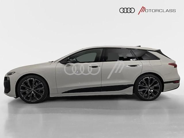 Usata Audi e-tron Sport 369 kW (503 CV) 2025 Beige siam metallizzato SUV