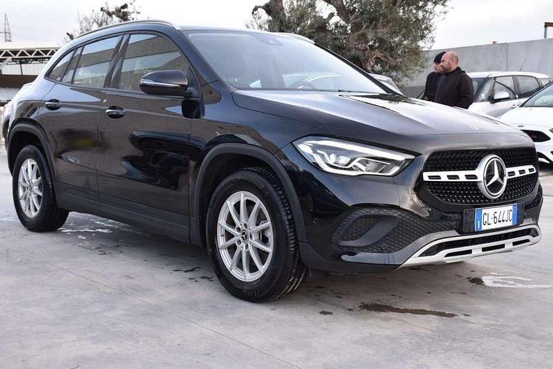 Usata Mercedes GLA200 Business 150 CV (110 kW) 2022 Nero SUV