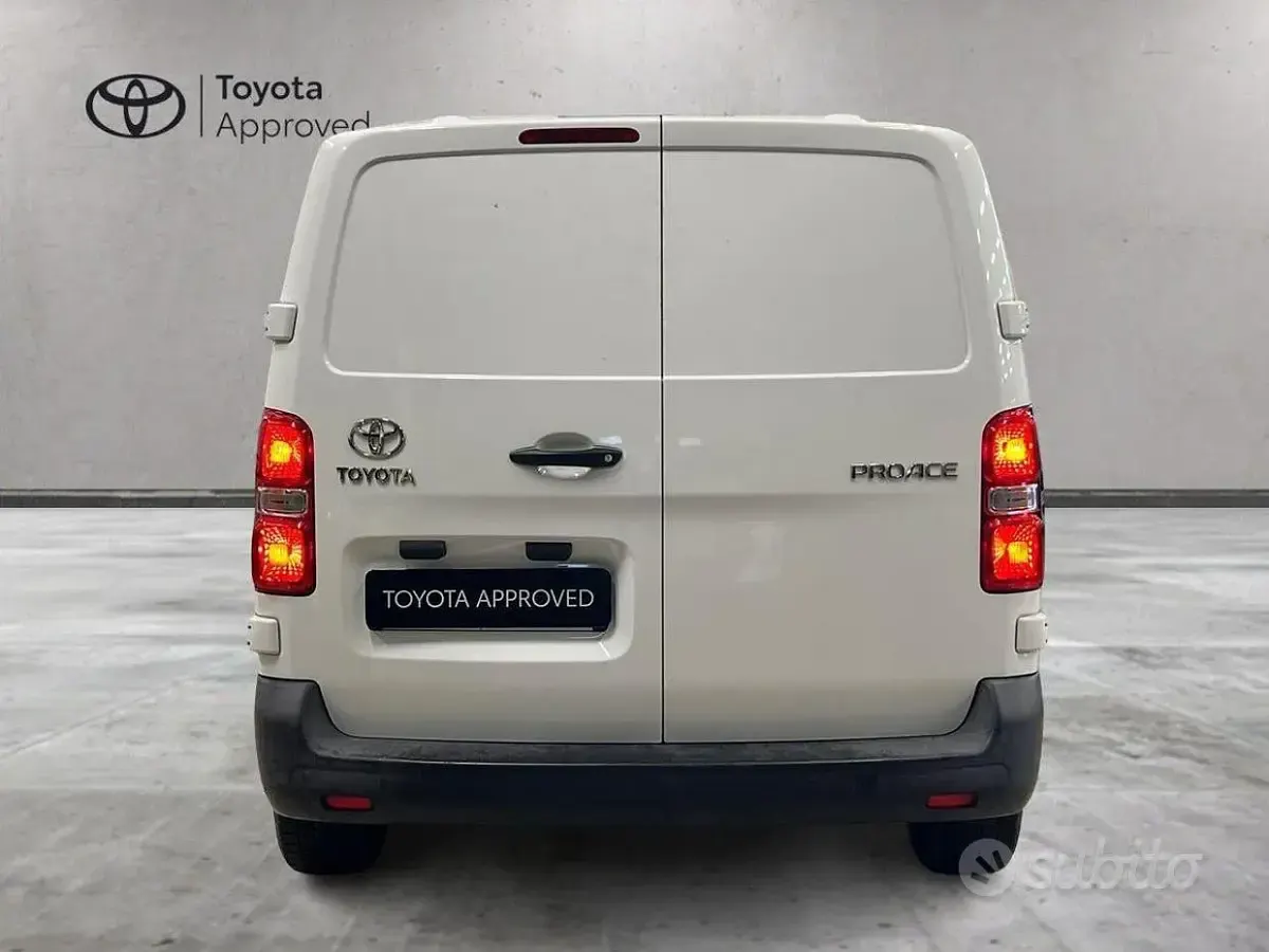 Usata Toyota Proace 120 CV (88 kW) 2021 Bianco Monovolume