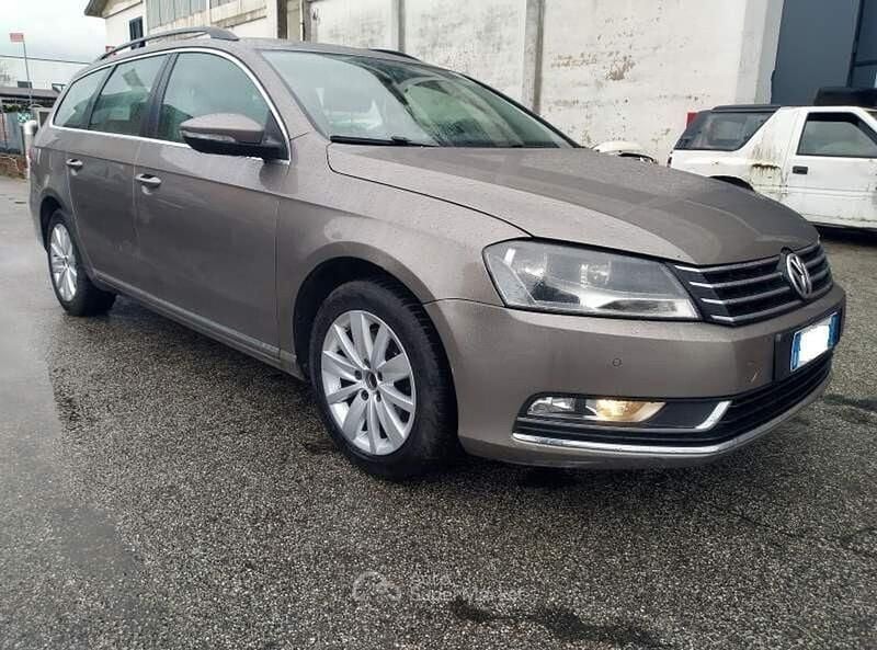 Usata VW Passat Comfortline 150 CV (110 kW) 2011 Marrone Station wagon