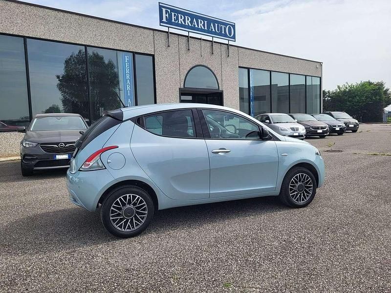 Usata Lancia Ypsilon Gold 69 CV (50 kW) 2023 Rugiada Utilitaria