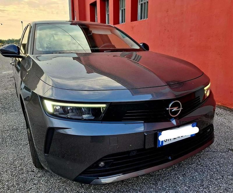 Grigio Usata 2023 Opel Astra Business Elegance Tre volumi | 20.100 € (Buon prezzo) - Immagine 1/4