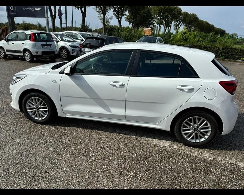 Usata Kia Rio 84 CV (61 kW) 2019 Bianco Utilitaria