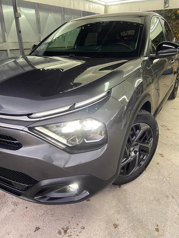 Usata Citroën C4 Shine 131 CV (96 kW) 2023 Grigio SUV
