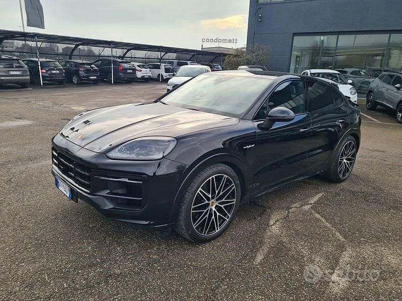 Usata Porsche Cayenne 470 CV (345 kW) 2024 Nero SUV