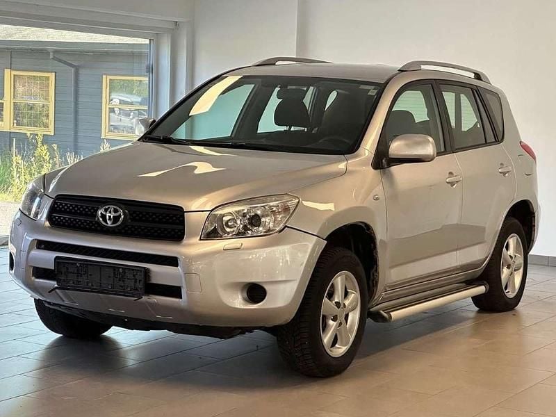 Usata Toyota RAV4 128 CV (94 kW) 2000 Grigio SUV