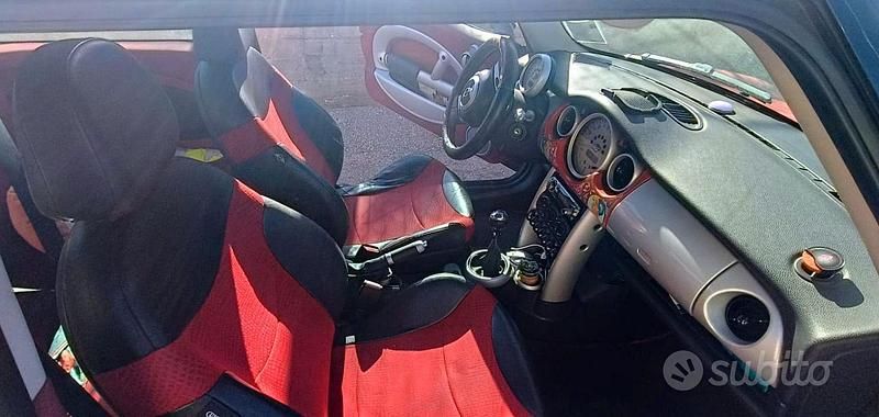Usata Mini Cooper 116 CV (85 kW) 2002 Rosso Utilitaria