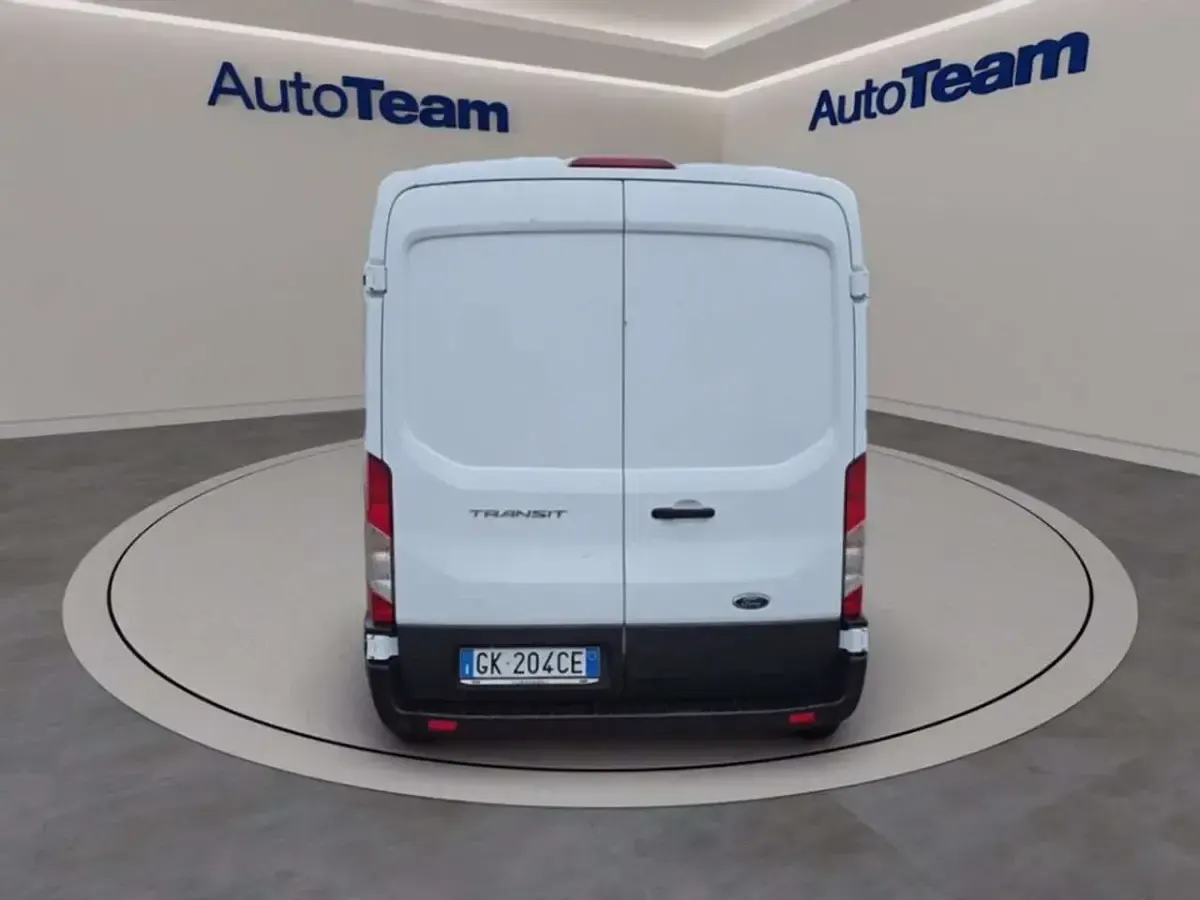 Usata Ford Transit Trend 131 CV (96 kW) 2022 Frozen white Furgone