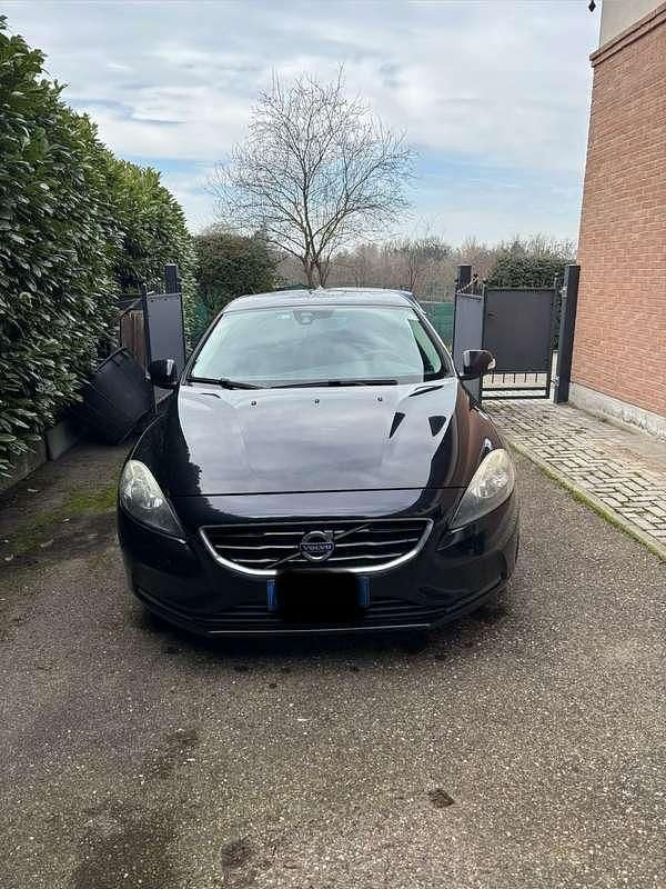 Usata Volvo V40 114 CV (83 kW) 2013 Nero Station wagon