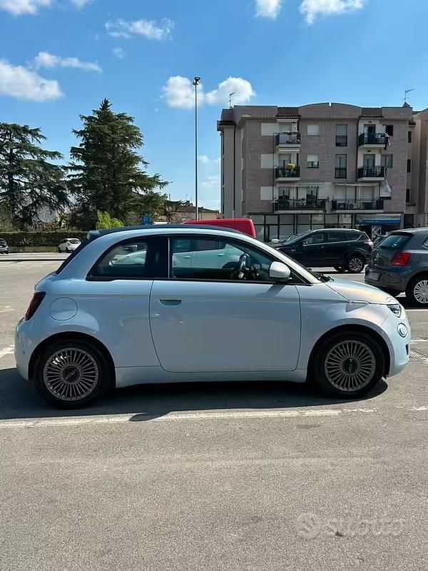 Usata Fiat 500e 86 kW (118 CV) 2020 Cabrio