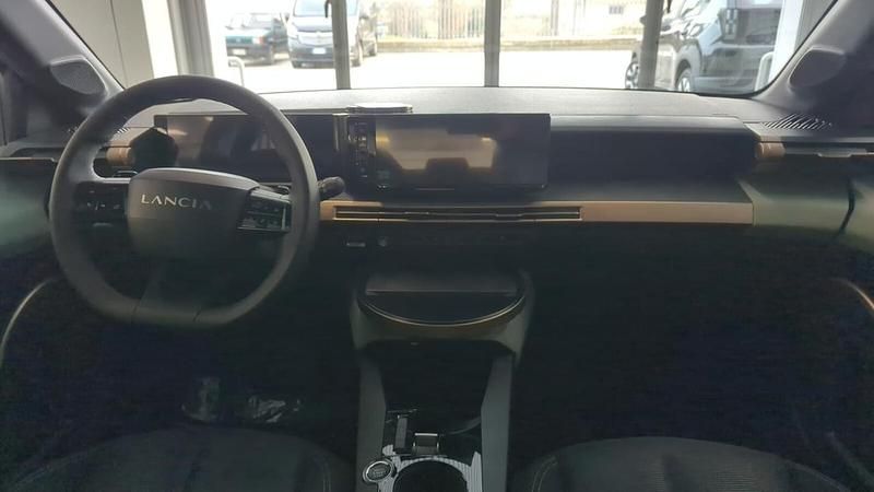 Nuova Lancia Ypsilon 100 CV (73 kW) 2025 Bianco Utilitaria