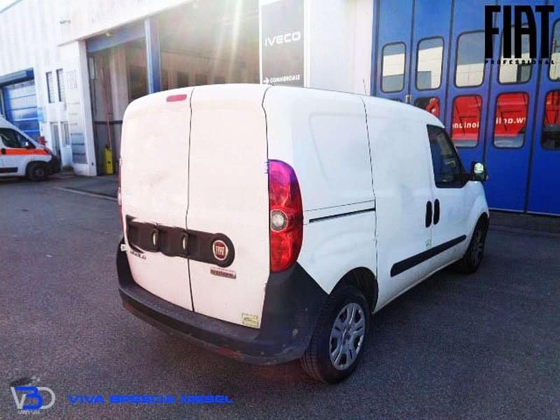 Usata Fiat Doblò 105 CV (77 kW) 2020 Bianco Monovolume