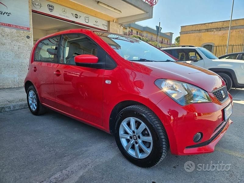 Usata Seat Mii Chic 60 CV (44 kW) 2017 Rosso Utilitaria