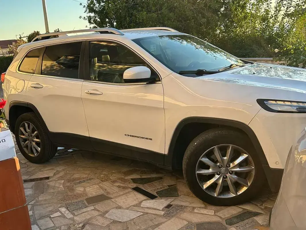 Usata Jeep Cherokee Limited 140 CV (102 kW) 2014 Bianco SUV