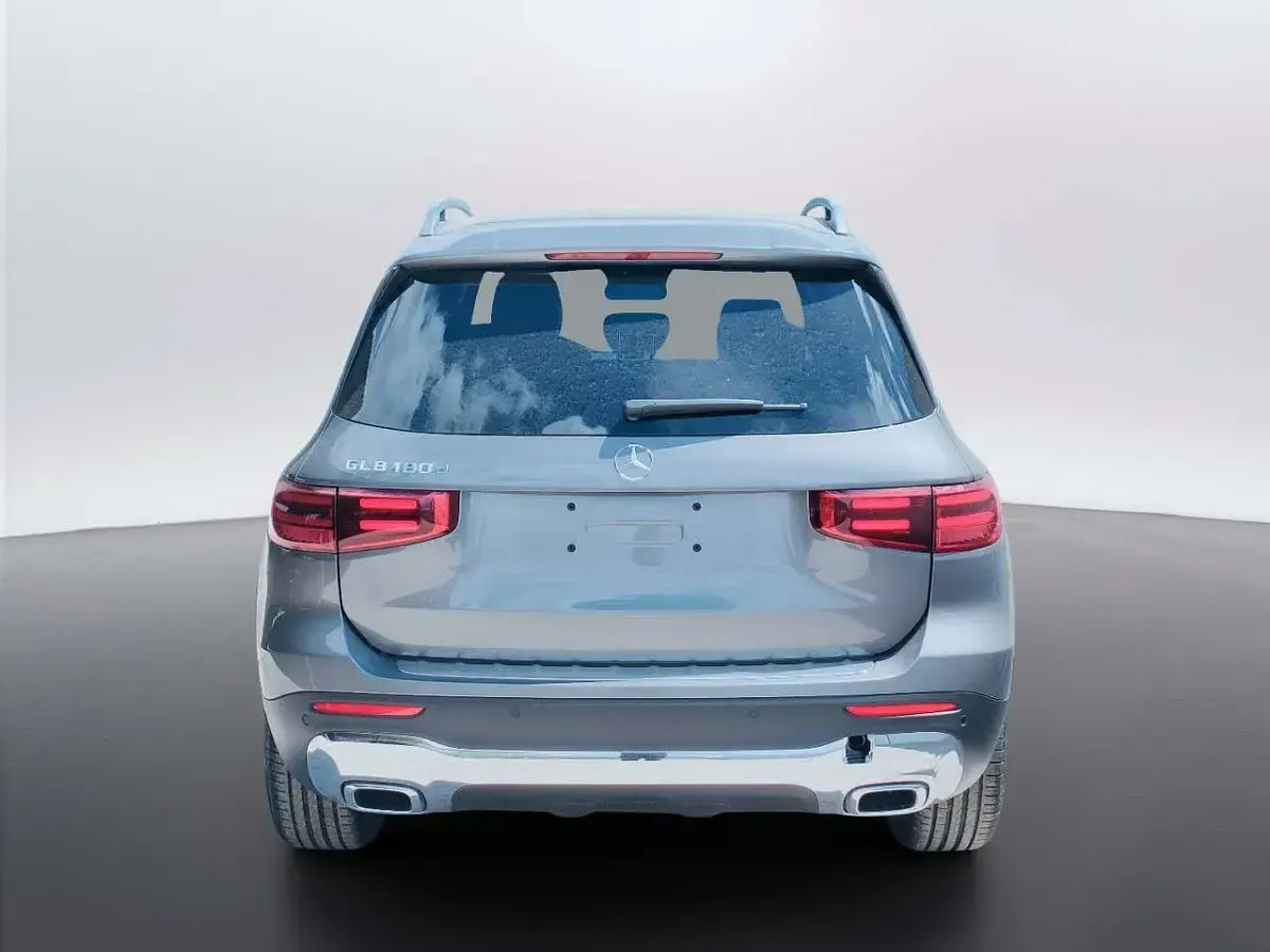 Ny Mercedes GLB180 116 HK (85 kW) 2026 Grå SUV