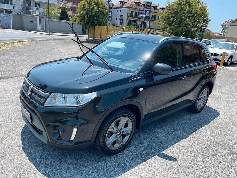 Usata Suzuki Vitara 120 CV (88 kW) 2017 Nero Berlina