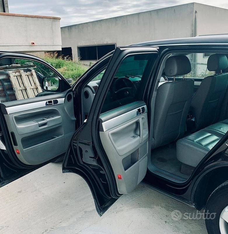 Usata VW Touareg R 174 CV (127 kW) 2005 Nero SUV