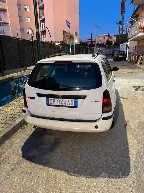 Usata 2004 Ford Focus Station wagon | 1000 € (Ottimo prezzo) - Immagine 1/4