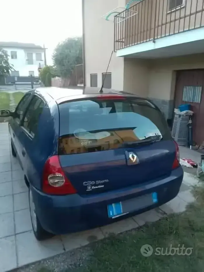 Usata Renault Clio II 75 CV (55 kW) 2008 Blu Utilitaria