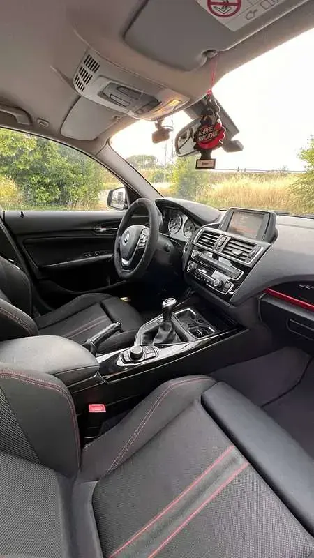 Usata BMW 118 Sport Line 150 CV (110 kW) 2016 Grigio Utilitaria