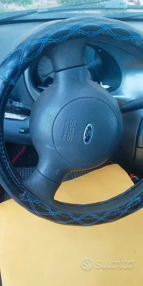 Usata Ford Ka 60 CV (44 kW) 2001 Nero Utilitaria