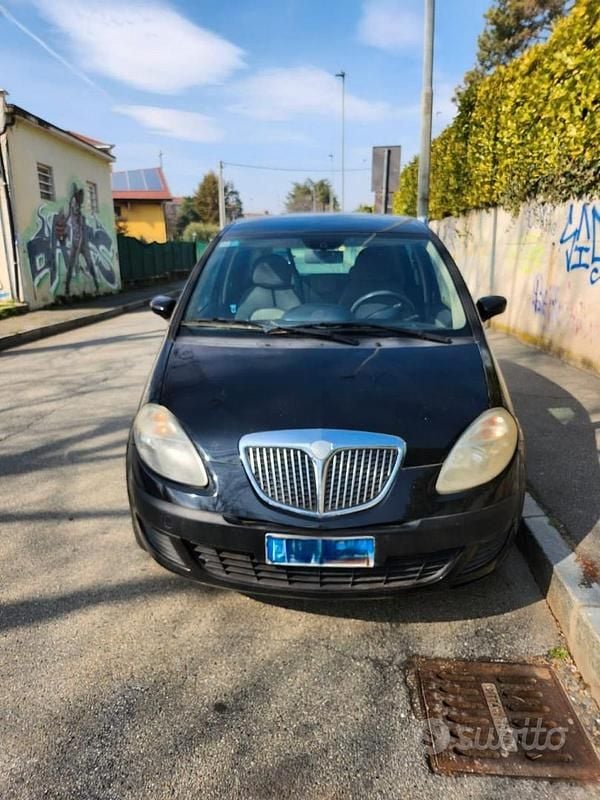 Usata Lancia Musa 90 CV (66 kW) 2007 Nero Monovolume