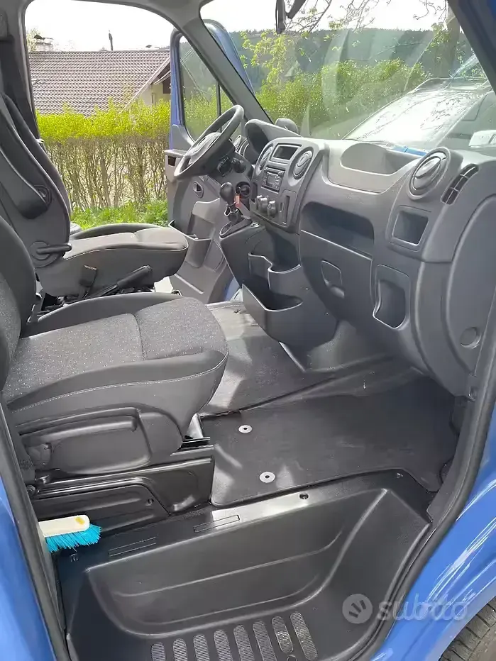 Usata Opel Movano 110 CV (80 kW) 2016 Blu Monovolume