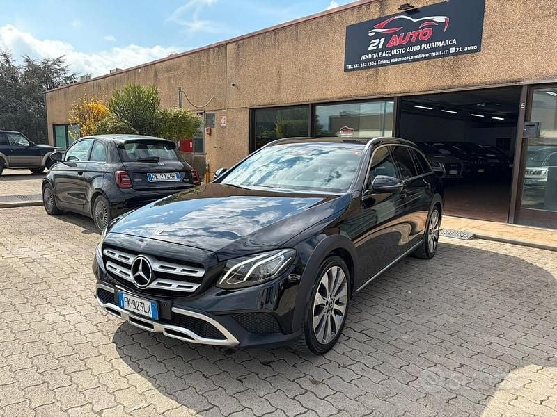 Usata Mercedes E220 Premium 194 CV (142 kW) 2017 Nero Station wagon