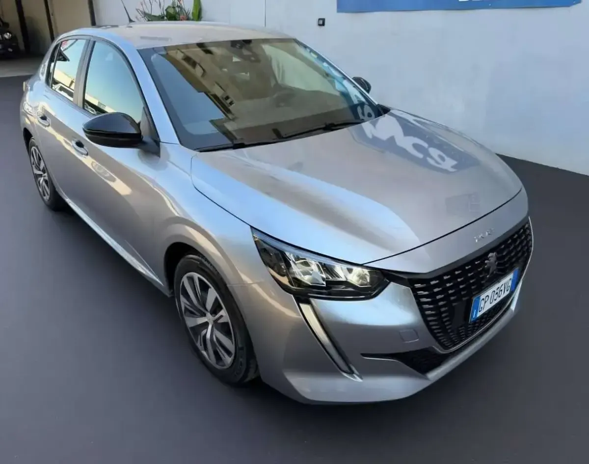 Usata Peugeot 208 Active 101 CV (74 kW) 2023 Grigio Utilitaria