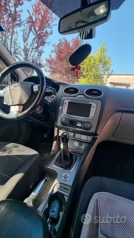 Usata Ford Focus 2010 Blu Station wagon