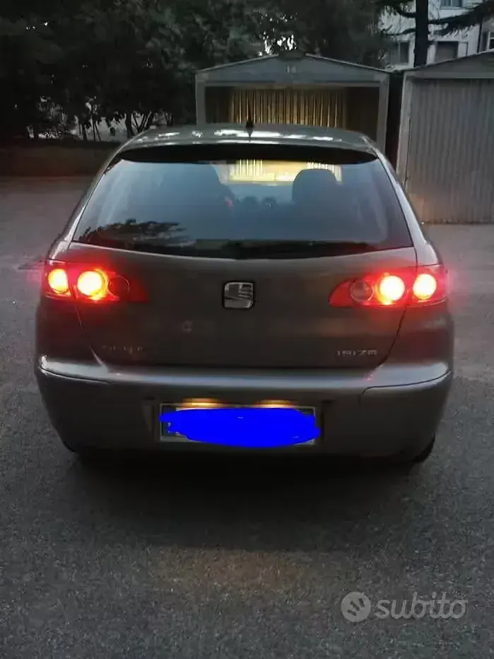 Usata Seat Ibiza 64 CV (47 kW) 2003 Grigio Utilitaria
