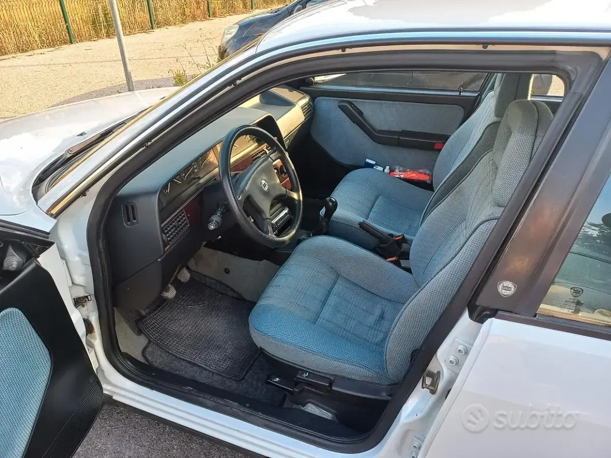 Usata Lancia Dedra 88 CV (64 kW) 1992 Berlina