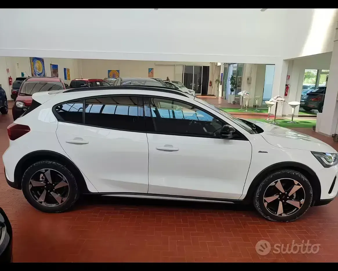 Usata Ford Focus 125 CV (91 kW) 2023 Bianco Berlina