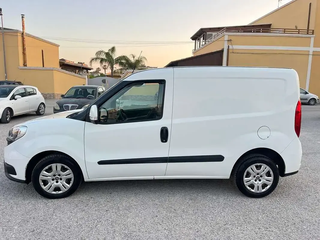 Usata Fiat Doblò Lounge 105 CV (77 kW) 2017 Monovolume