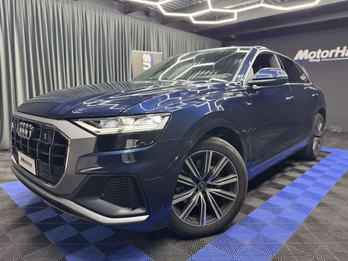 Usata Audi Q8 Sport 286 CV (210 kW) 2022 Blu/azzurro SUV
