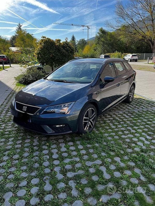 Usata Seat Leon ST Style 116 CV (85 kW) 2020 Grigio Station wagon