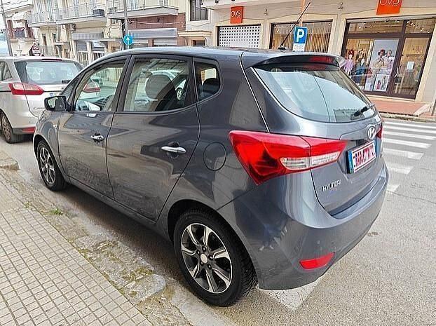Usata Hyundai ix20 90 CV (66 kW) 2016 Grigio Utilitaria