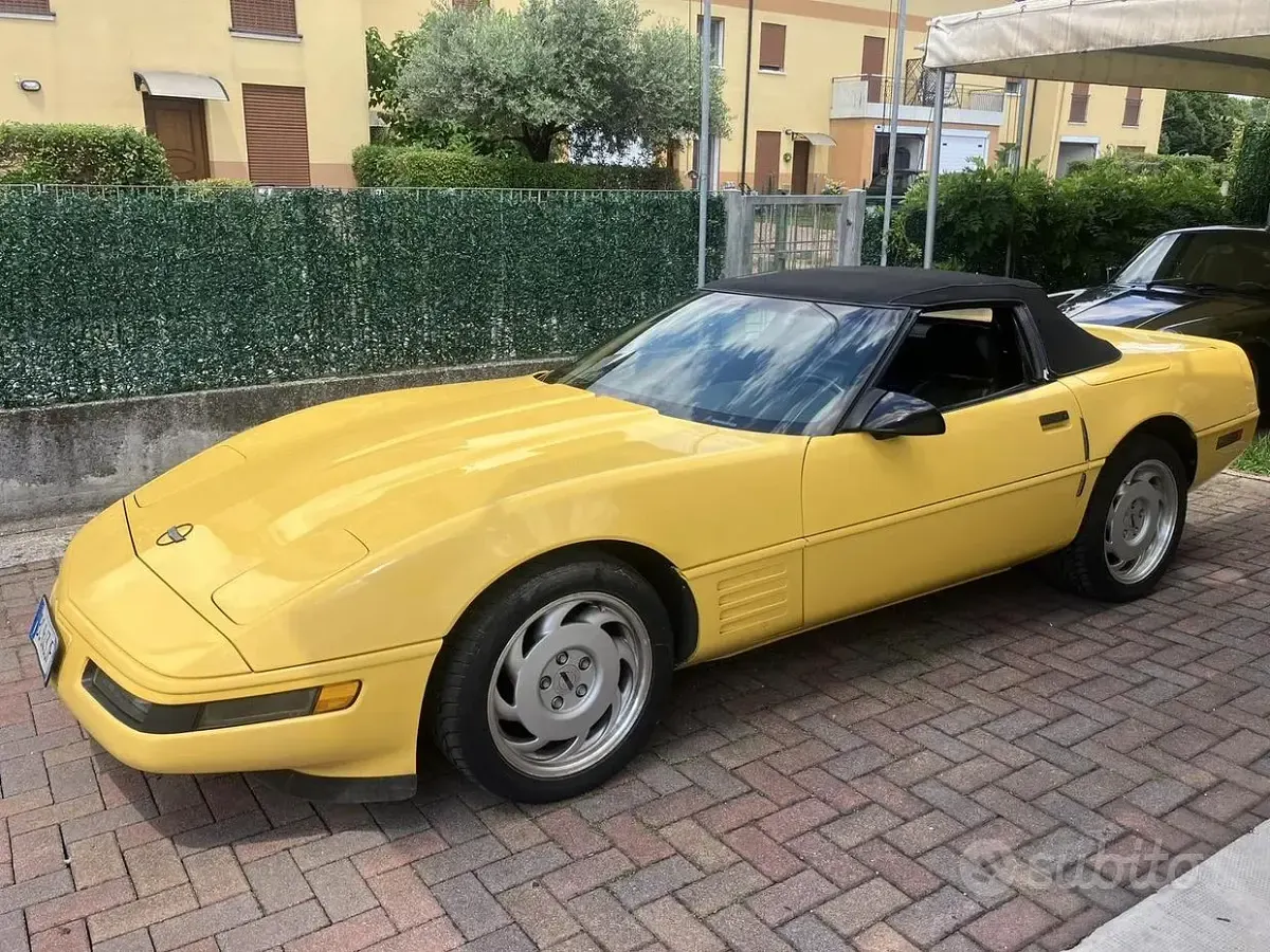 Usata Corvette C4 305 CV (224 kW) 1992 Giallo Cabrio