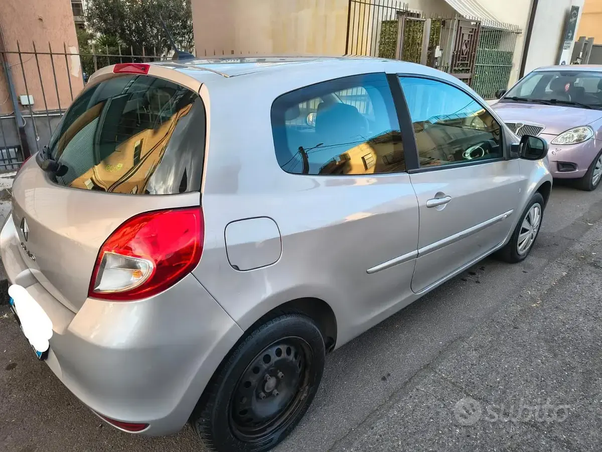 Usata Renault Clio 75 CV (55 kW) 2010 Grigio Utilitaria