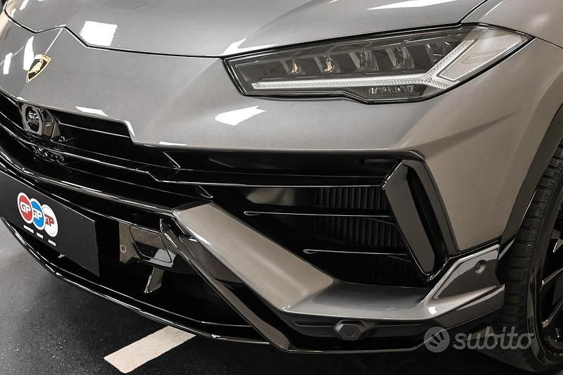 Usata Lamborghini Urus 666 CV (489 kW) 2023 Grigio SUV
