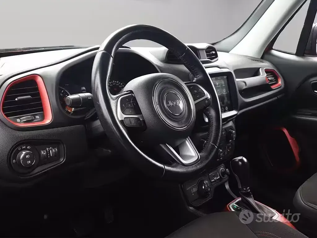 Usata Jeep Renegade Trailhawk 170 CV (125 kW) 2018 Rosso SUV