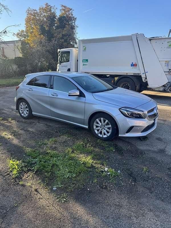 Usata Mercedes A180 Business 109 CV (80 kW) 2016 Berlina