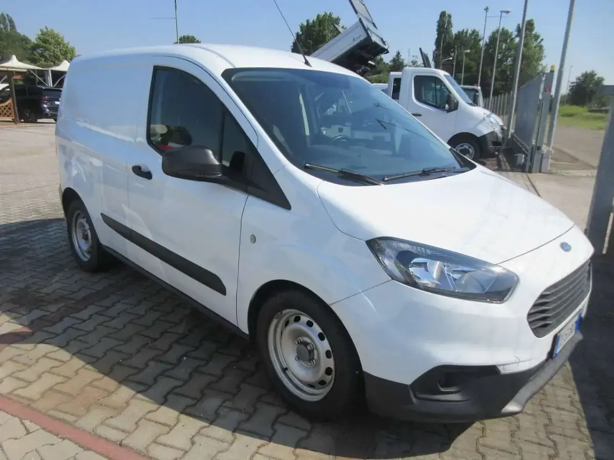 Usata Ford Transit Courier 75 CV (55 kW) 2021 Bianco Furgone