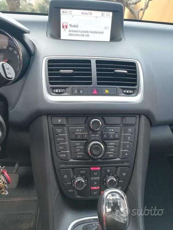 Usata Opel Meriva 2012 Bianco Monovolume