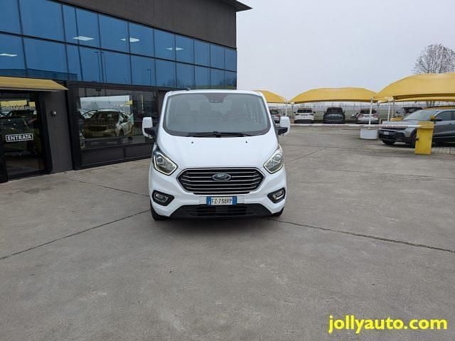 Usata Ford Tourneo Custom Trend 131 CV (96 kW) 2019 Bianco / pastello Furgone