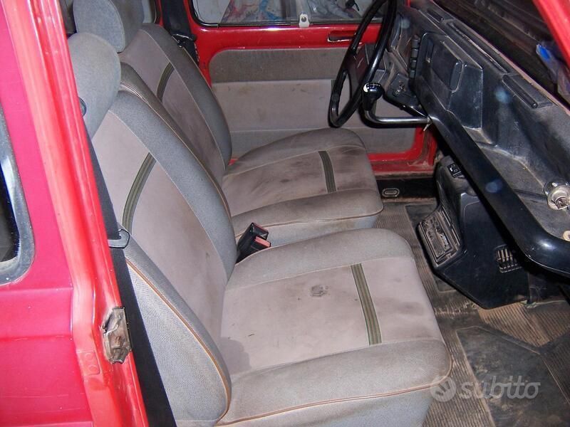 Usata Renault R4 33 CV (24 kW) 1989 Rosso Utilitaria